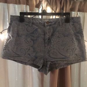 Topshop high waisted paisley patterned shorts!